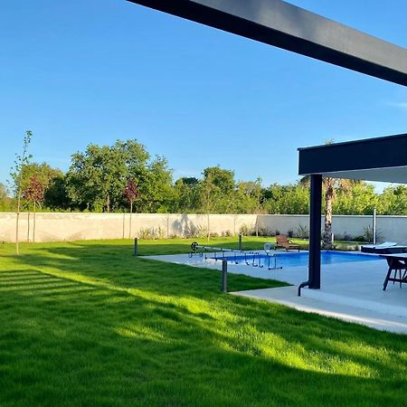 Villa Eni Medulin Sisan Heated Pool Exterior foto