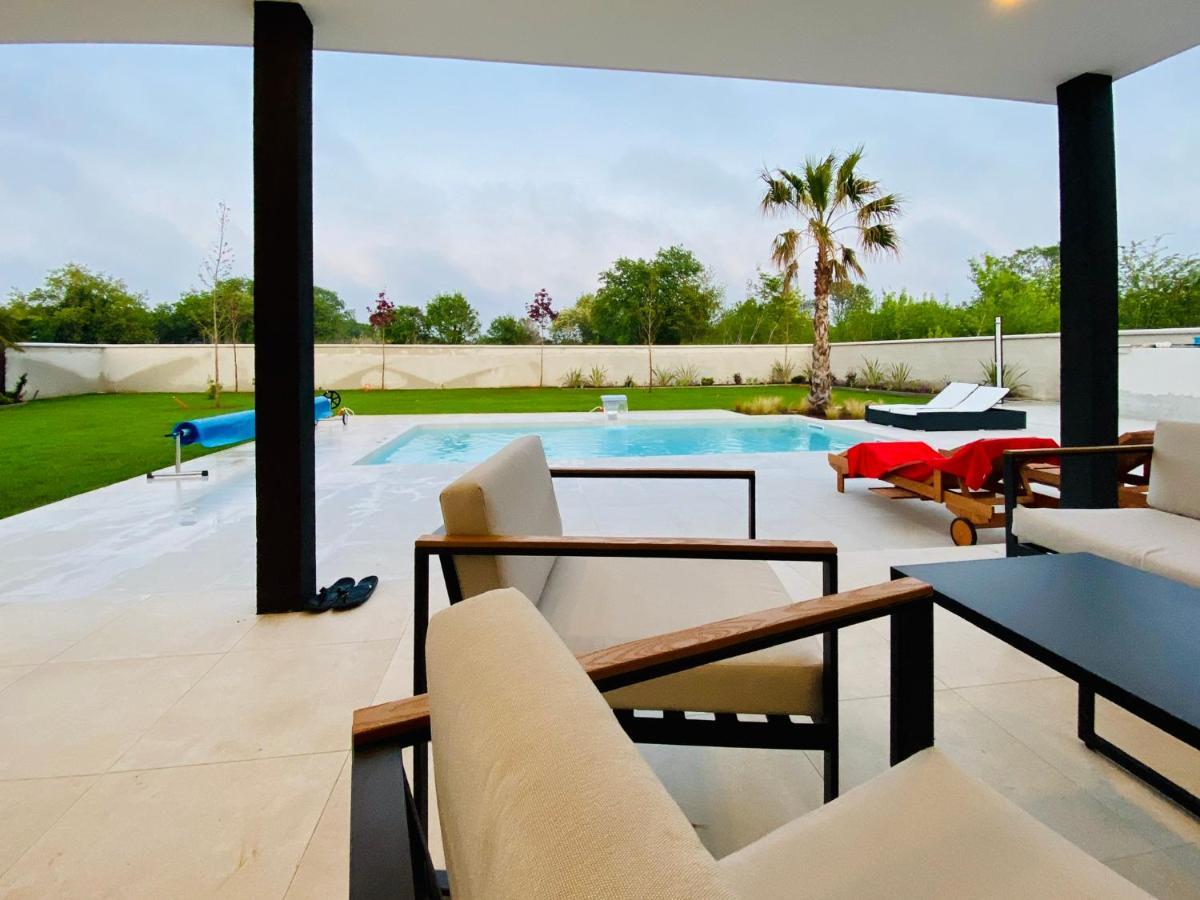 Villa Eni Medulin Sisan Heated Pool Exterior foto