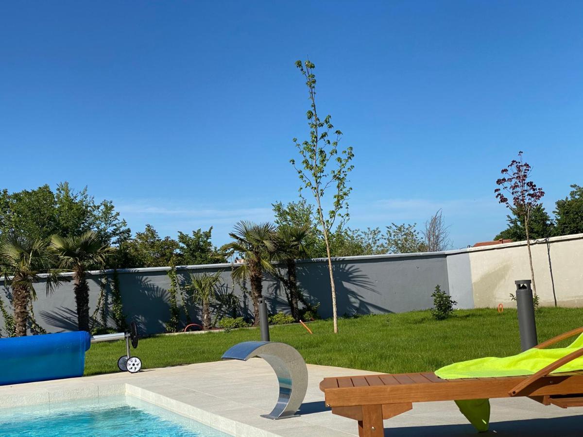 Villa Eni Medulin Sisan Heated Pool Exterior foto