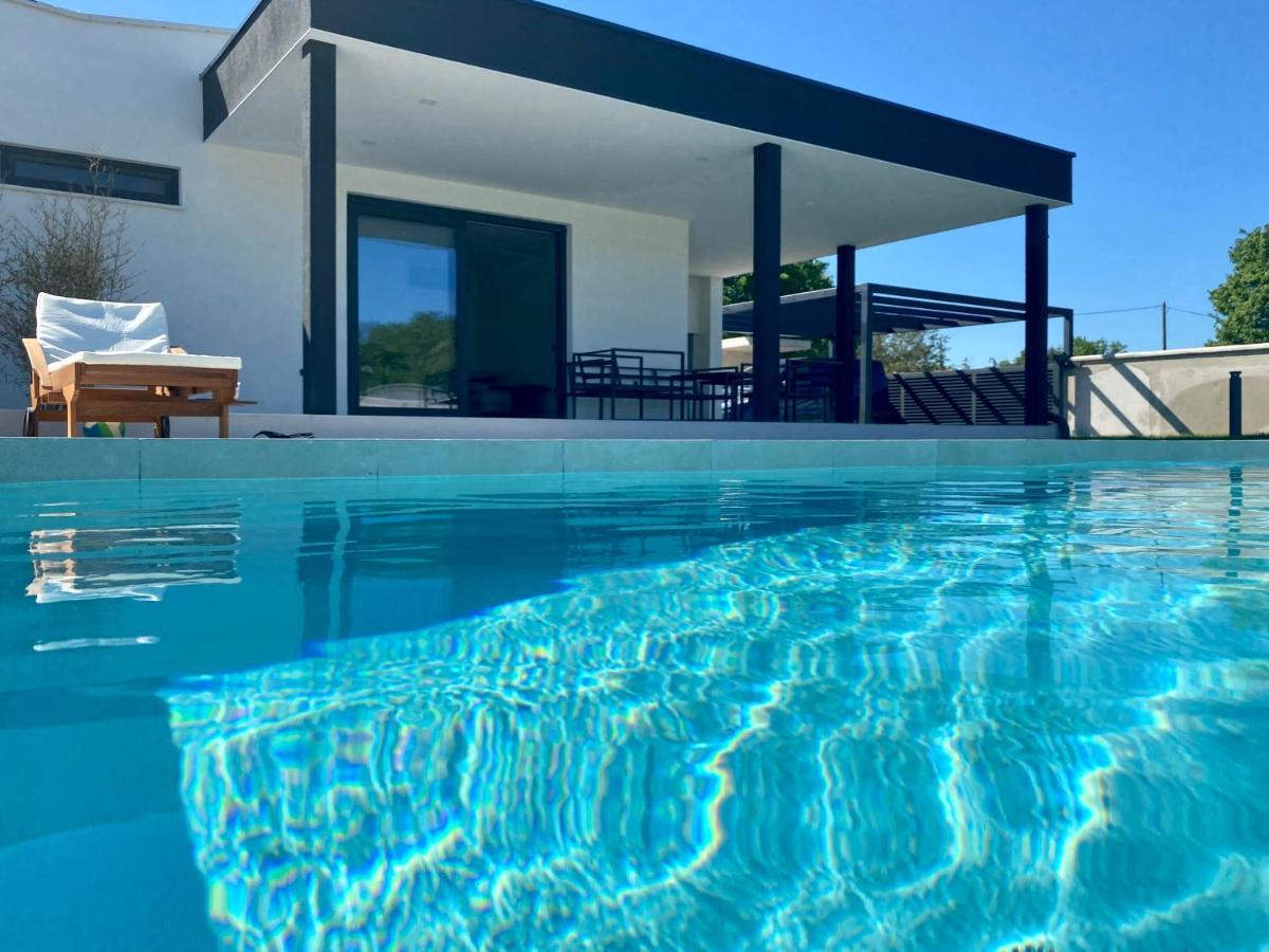 Villa Eni Medulin Sisan Heated Pool Exterior foto