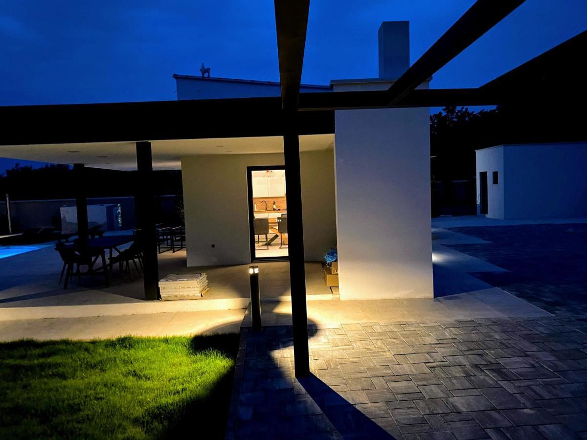 Villa Eni Medulin Sisan Heated Pool Exterior foto