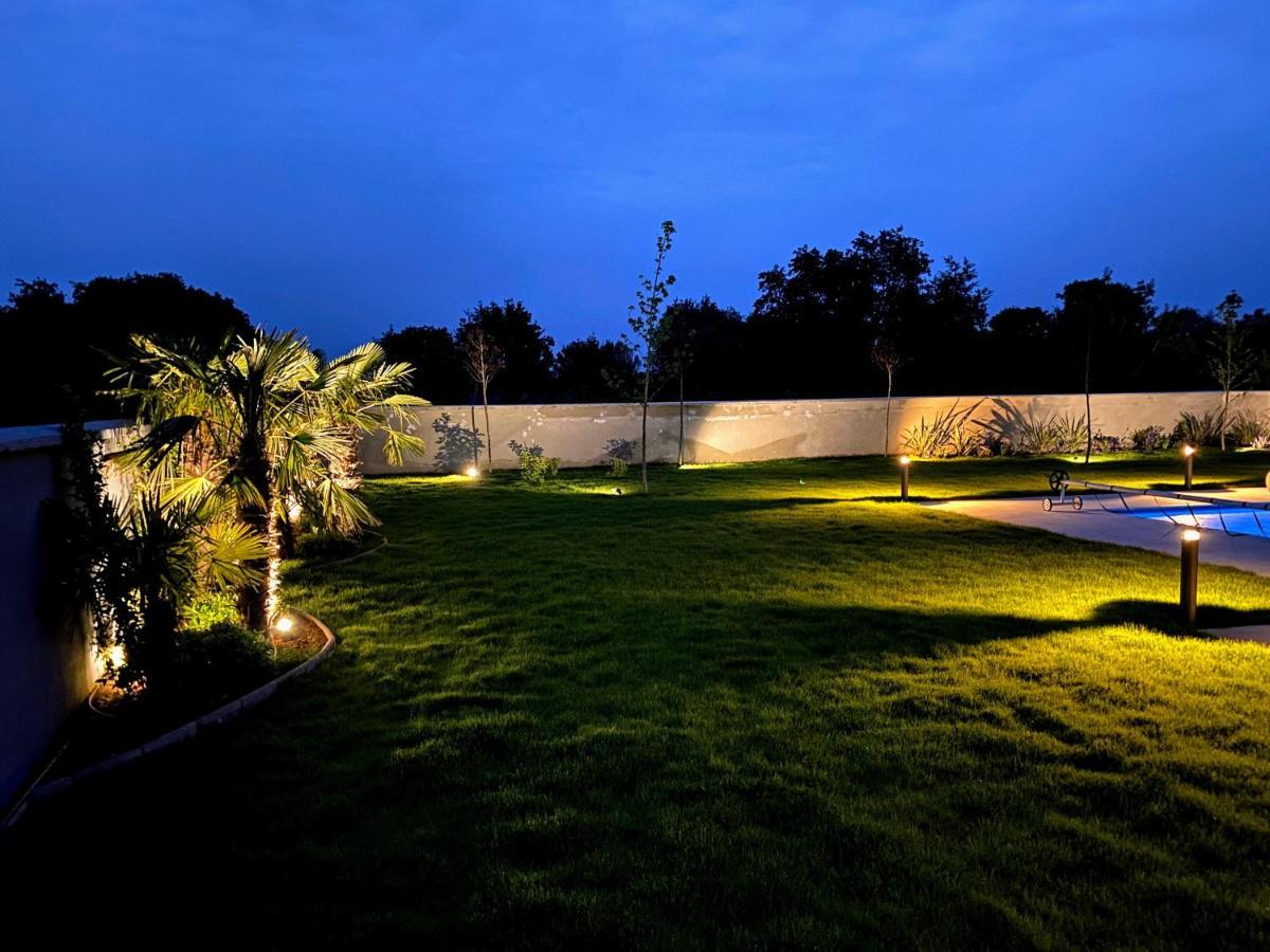 Villa Eni Medulin Sisan Heated Pool Exterior foto