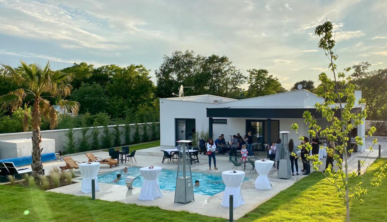 Villa Eni Medulin Sisan Heated Pool Exterior foto