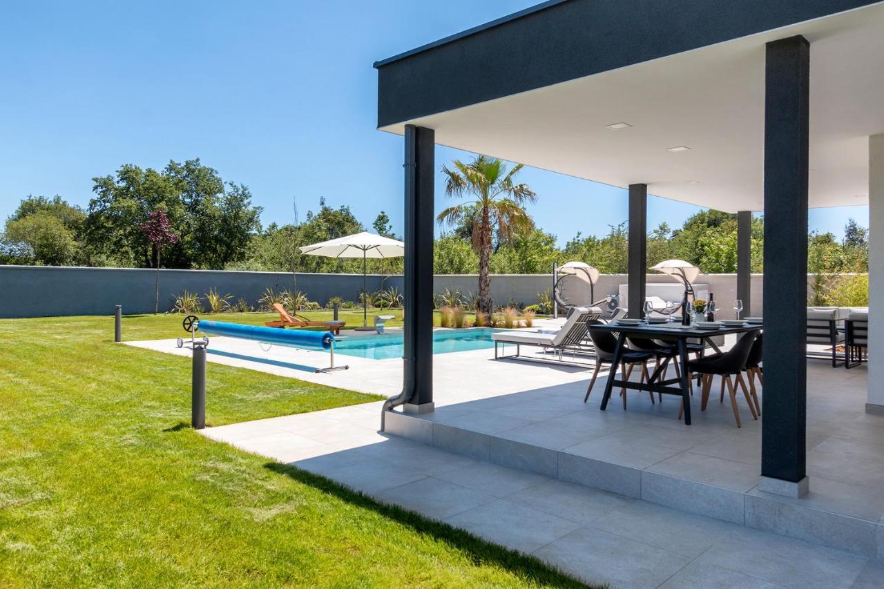 Villa Eni Medulin Sisan Heated Pool Exterior foto