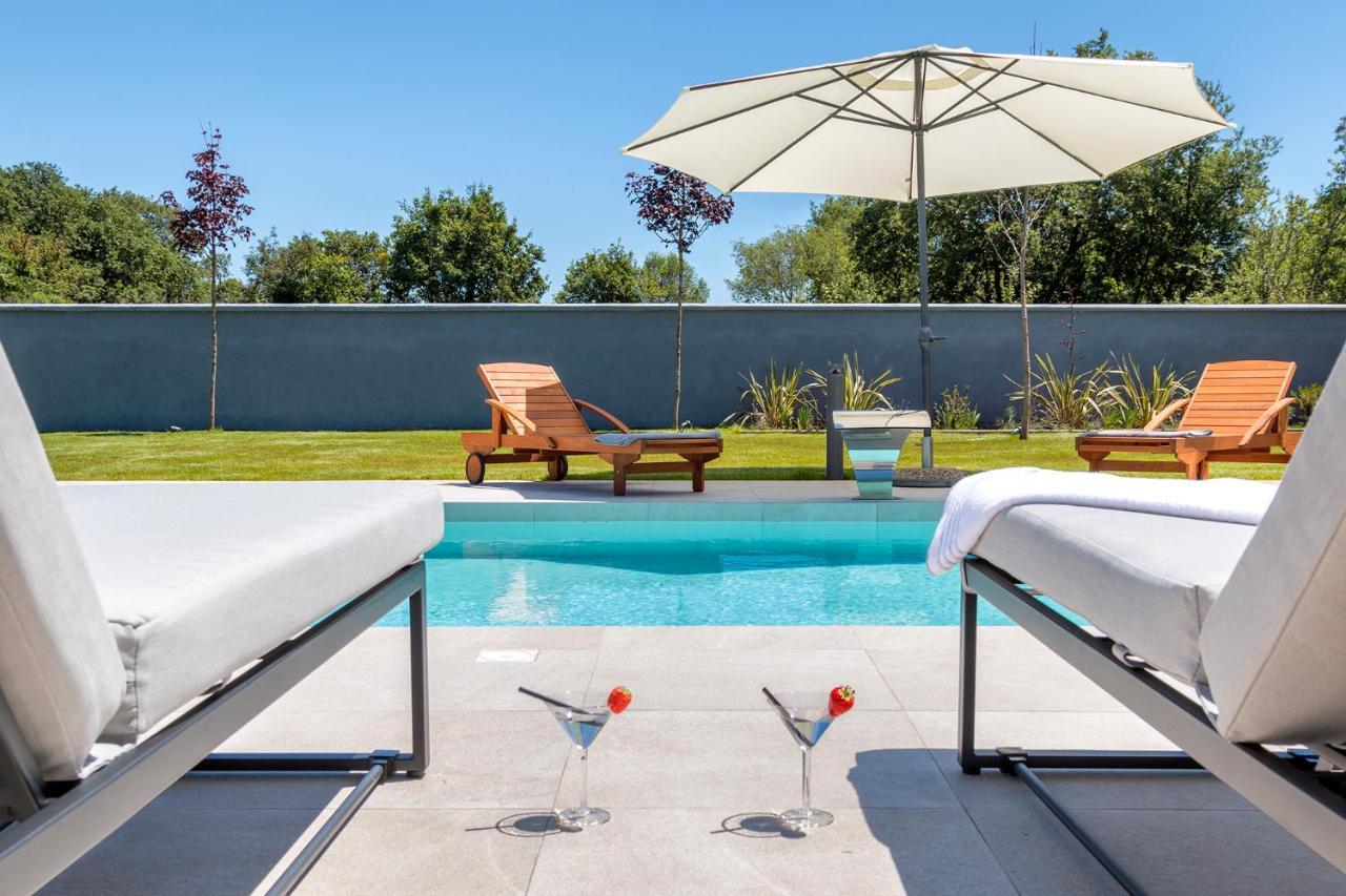 Villa Eni Medulin Sisan Heated Pool Exterior foto