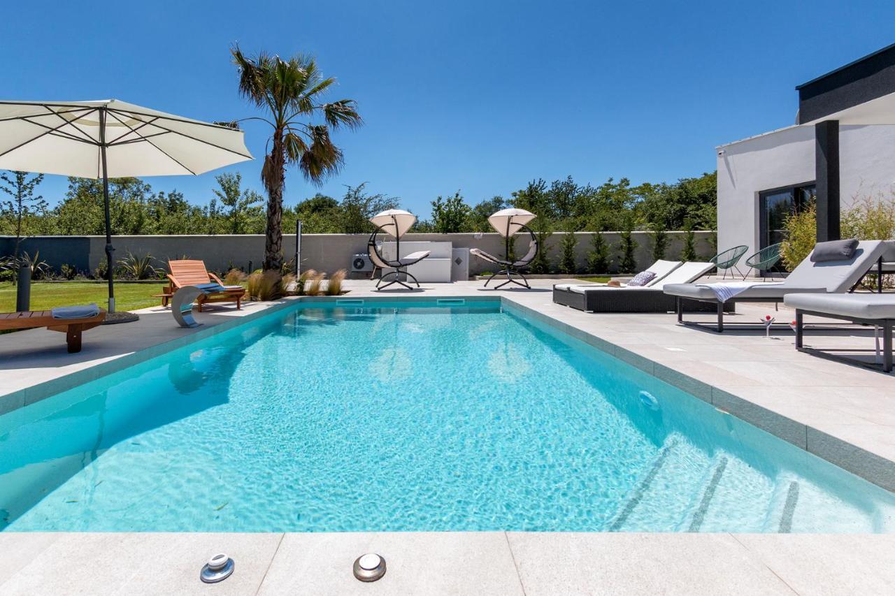Villa Eni Medulin Sisan Heated Pool Exterior foto